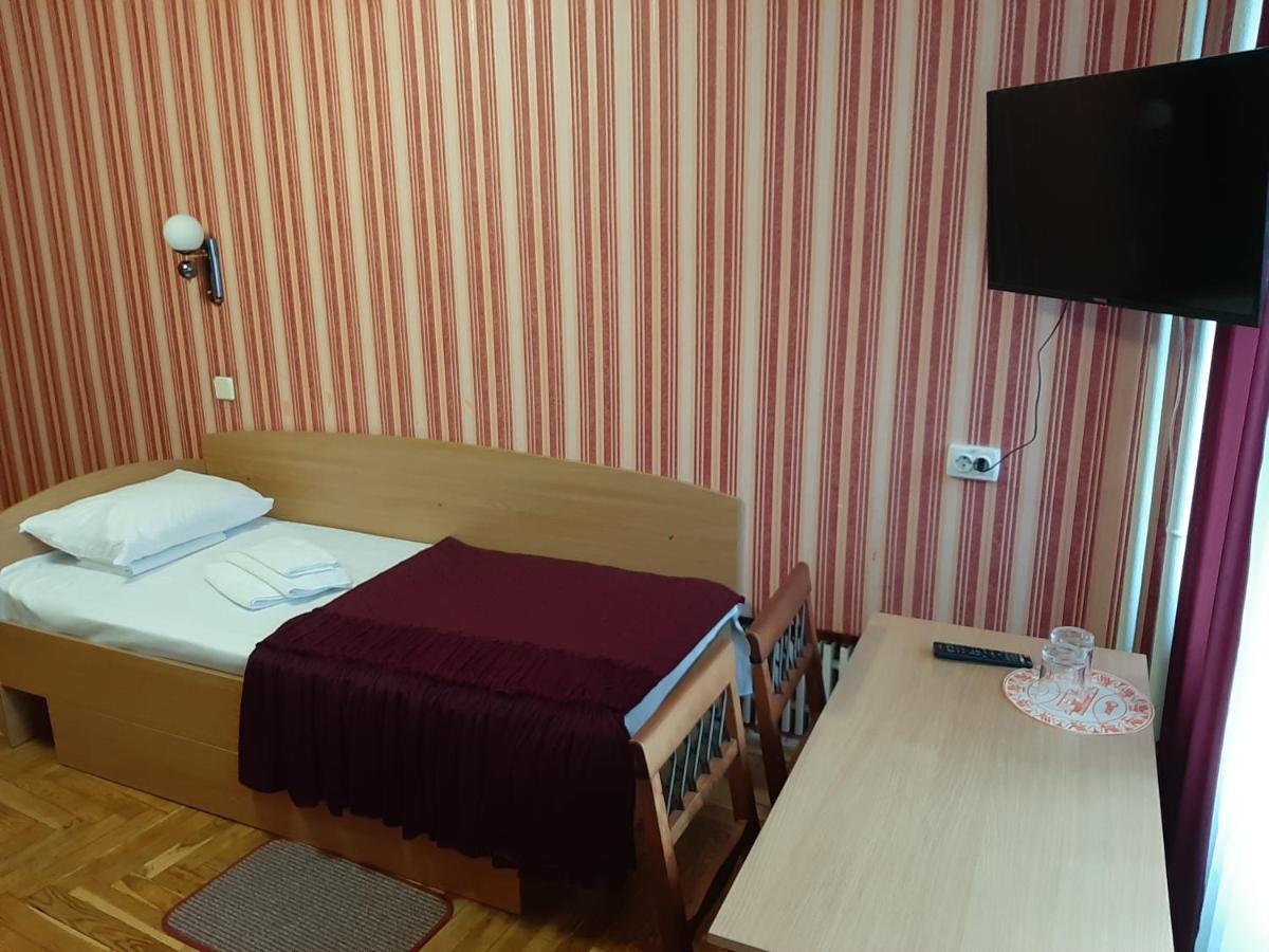 Tourist Hotel Kharkiv Eksteriør billede